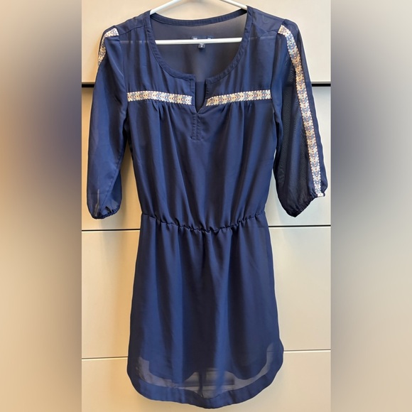 GAP Navy Blue lined Dress elastic waist embroidered detailing 3/4 Sleeves XS - Picture 2 of 7